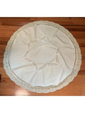 White Lace Tablecloth Floral Edges & Star Design - 36" Vintage